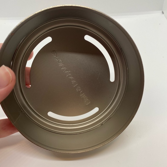 LAST ONE Bath & Body Works 3-wick candle holder - Picture 3 of 3